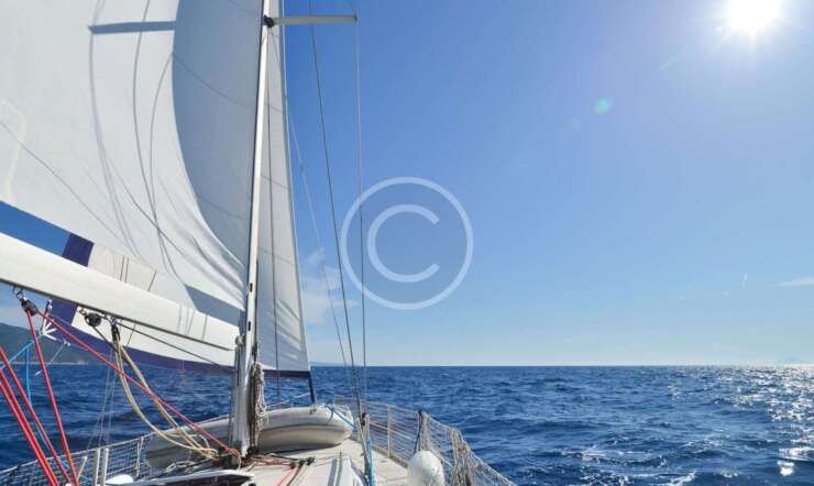 4 Reasons to Charter a Yacht