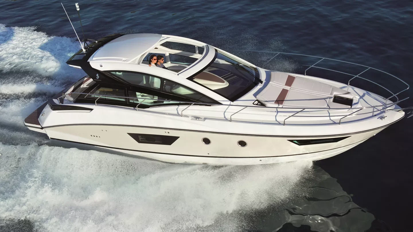 Bénéteau Gran Turismo 40 Yacht Charter Mykonos