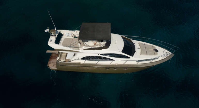 Azimut 46 | Cyprus Yacht Charters